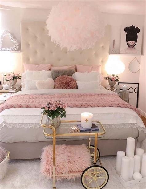 The favorite color of the most girls is pink, and most of them just want this color to their little empire. Pink and fluffy bedroom designing ideas for 2019 | Pink bedroom design, Pink bedroom decor, Girl ...