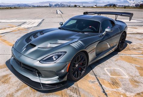 Dodge viper features and specs. 4,500-Mile 2016 Dodge Viper ACR Extreme for sale on BaT ...