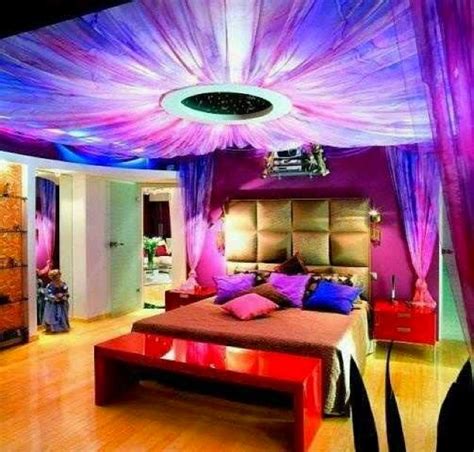 Oh how we love us some galaxy print. Stylish girls: Awesome Galaxy Bedroom ideas