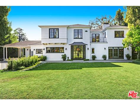 Bright and airy 3 bedroom 2 baths with beautiful spanish archways and cozy wood burning fi. Damon Wayans Bought a $5.4 Million Home in Los Angeles ...