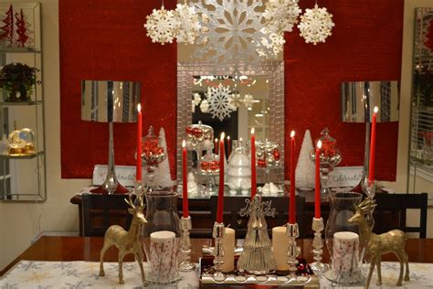 40+ fabulous christmas dining room decorating ideas february 29, 2016 anne walker decorations 0 more than to impress guests and visitors, the dining room is the best play to be a family celebrating the joyous season and the birth of our lord. Life & Home at 2102: Christmas-Ready Dining room
