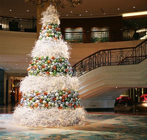 34 Modern Christmas Tree Decoration Ideas Godfather Style