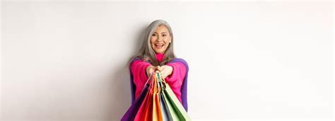 Premium Photo Fashionable Asian Senior Woman Going On Shopping