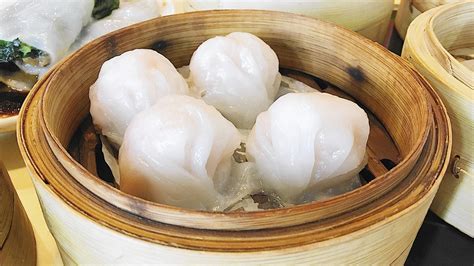 Traditionally, a dim sum meal is begun with a light steamed dish (like ha gow), followed by a heavier fried dish (like. Dim sum guide: What to order, and what order to eat it ...