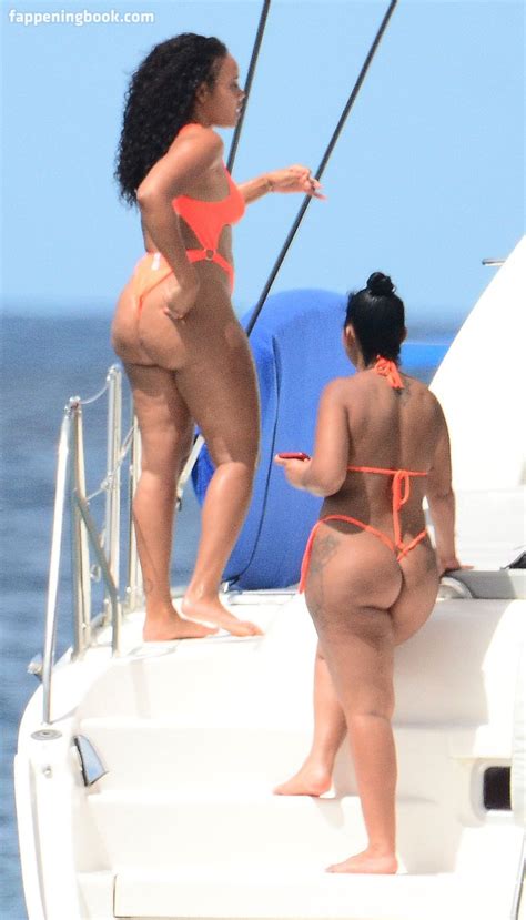 Nude pics simmons vanessa Melania Trump’s