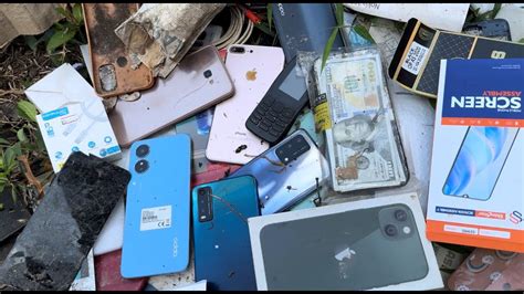 Restoring Abandoned Destroyed Phone Found A Lot Of Broken Phones And