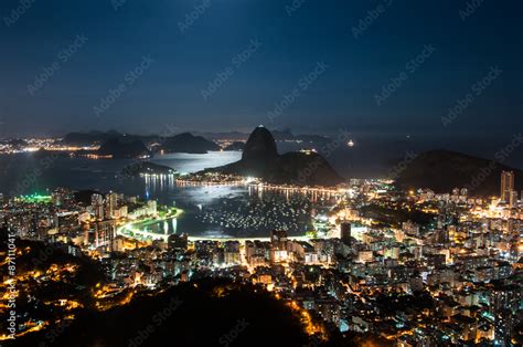 Night View Of Sugarloaf Mountain Rio De Janeiro Brazil Stock Foto