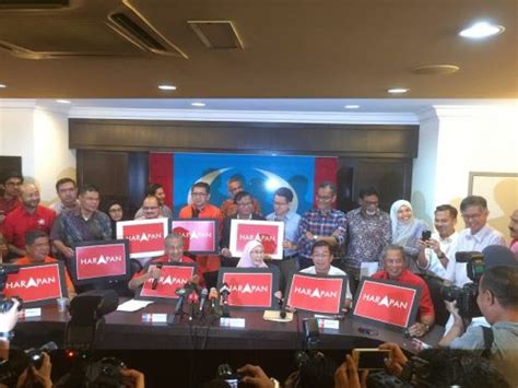 Ikuti sidang media bersama pakatan harapan, bersatu dan warisan #normalbaharu #disiplinmalaysia mampu. KENYATAAN MEDIA MAJLIS PRESIDEN PAKATAN HARAPAN - Parti ...