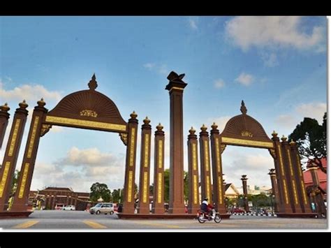 Kota bharu is known for its temples, coffee and parks. Top10 Recommended Hotels in Kota Bharu, Malaysia - YouTube