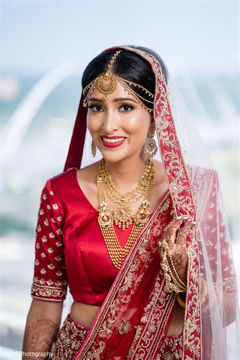 beautiful indian bride portrait wearing the sari photo 193624