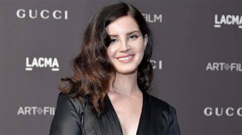 Lana Del Rey Looks Unrecognisable After Changing Her Hair Colour
