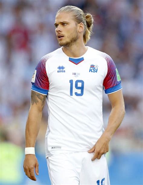 Rúrik started his career with hk kópavogur in his youth. Thor juega con Islandia, presentamos a Rúrik Gíslason ...