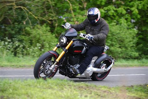 Designed to be ridden aggressively while also being comfortable for long distances. ARCH KRGT-1 (2019-on) Review