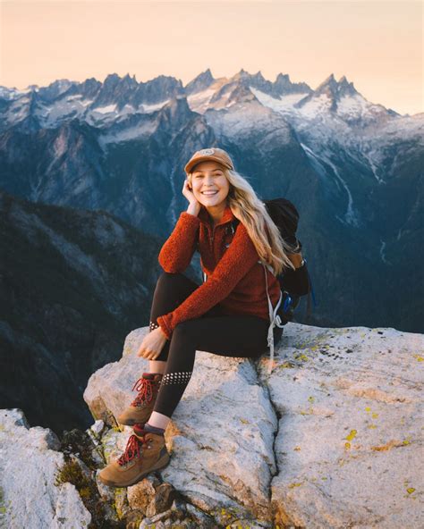 √ Hiking Outfits For Ladies 27 Awesome Women Hiking Outfits That Are