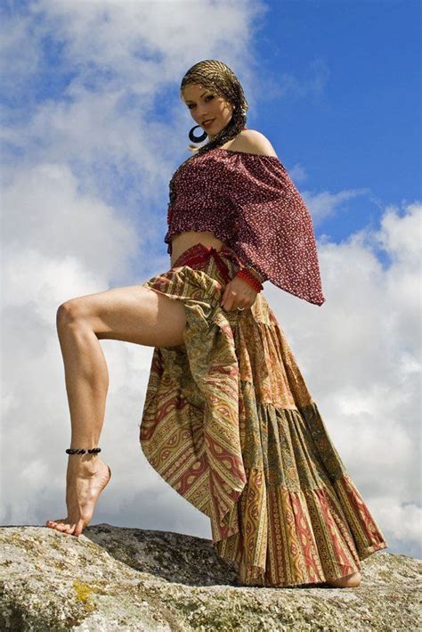 Pin By Xaibo Zano On Gitanas Gypsy Women Women Women With Beautiful Legs