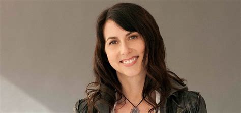 Mackenzie Bezos Pledges Half Her Fortune To Charity After Amazon Divorce Anews