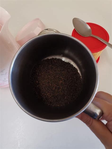 Teh tarik (literally pulled tea) is a hot indian milk tea beverage which can be commonly found in restaurants, outdoor stalls and kopi tiams in southeastern. Ini Petua Buat Teh Tarik Rasa Sedap & Super Kaw! Kalah ...