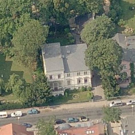 A fine homestead on ample land. Günther Jauch Haus Potsdam : Schadel Stahlhelm Munition ...