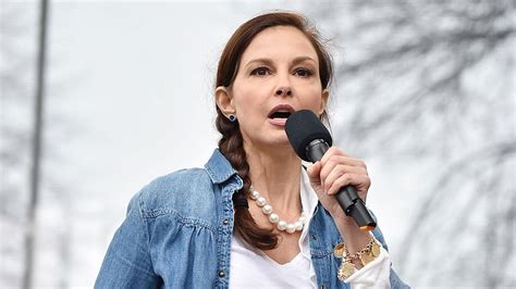 Ashley Judd Delivers Powerful Nasty Woman Speech At Womens March On Washington