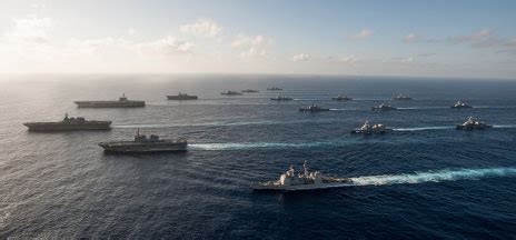 美國幕後策劃? 台灣成功級巡防艦伴航中國海軍驅逐艦 ?China navy 052C. vs Taiwan navy frigate