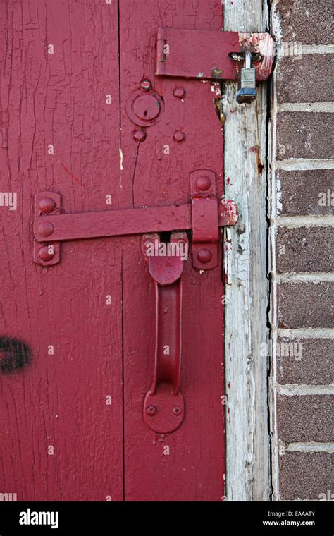 Red Barn Door Stock Photo Alamy