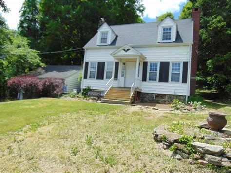 The style and color would determine not only the budget, but how well your space is used. 58 S King St, Danbury, CT 06811 | MLS# 170170793 | Redfin