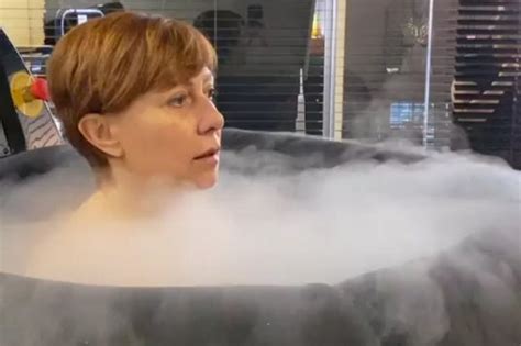 Maria joão abreu era 'o monstro' | infocul.pt. Maria João Abreu faz tratamento contra doença em sauna