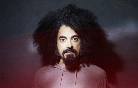 Caparezza was born on october 9, 1973 in molfetta, puglia, italy as michele salvemini. Caparezza, chi è: età, carriera, vita privata del rapper ...