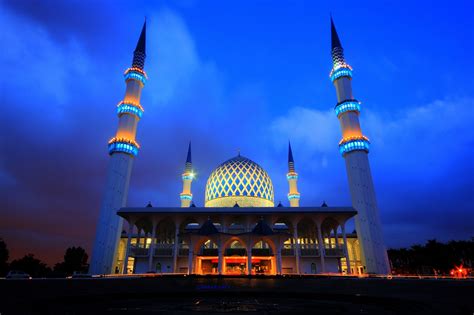 The sultan salahuddin abdul aziz shah mosque. 16 Tempat Menarik Di Shah Alam, Bandar Cantik Dan Maju ...