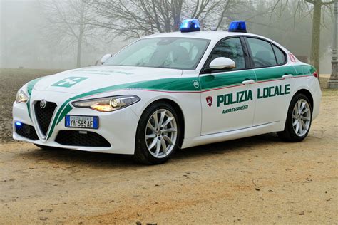Giulia is now equipped with systems that intelligently monitor the vehicle's surroundings without ever. Polizia Locale reparto trasporto organi: Abbiategrasso ...