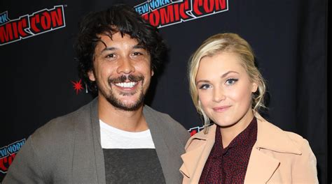 ‘the 100′ Co Stars Eliza Taylor And Bob Morley Are Married Bob Morley Eliza Taylor The 100