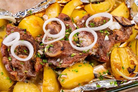 Fit it with a rack and lightly grease the rack with 1 teaspoon avocado oil. Meat And Potatoes Cooked Inside A Tandoor, Stone Oven In ...
