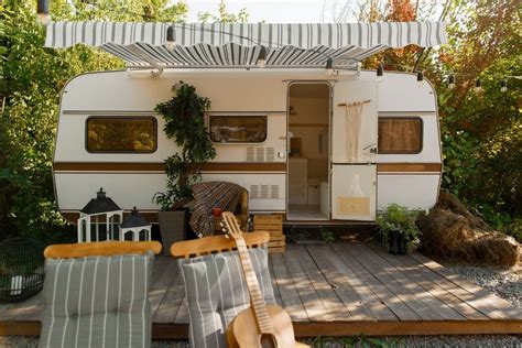 11 Fun And Clever Outside Camper Decorating Ideas