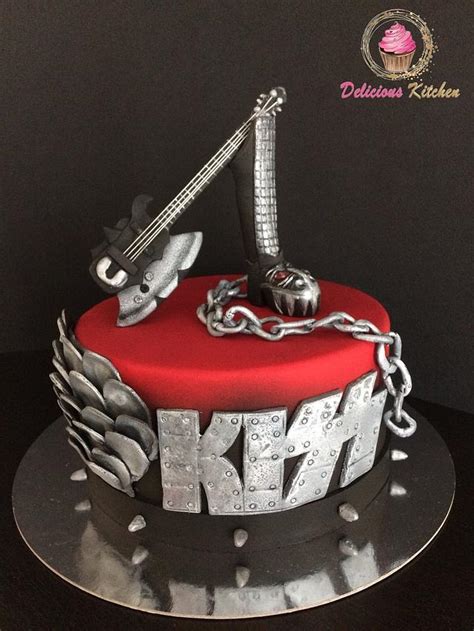 Kiss Decorated Cake By Emilys Bakery Cakesdecor