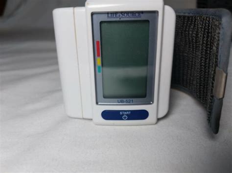 Lifesource Digital Wrist Blood Pressure Monitor Ub 521 Ebay