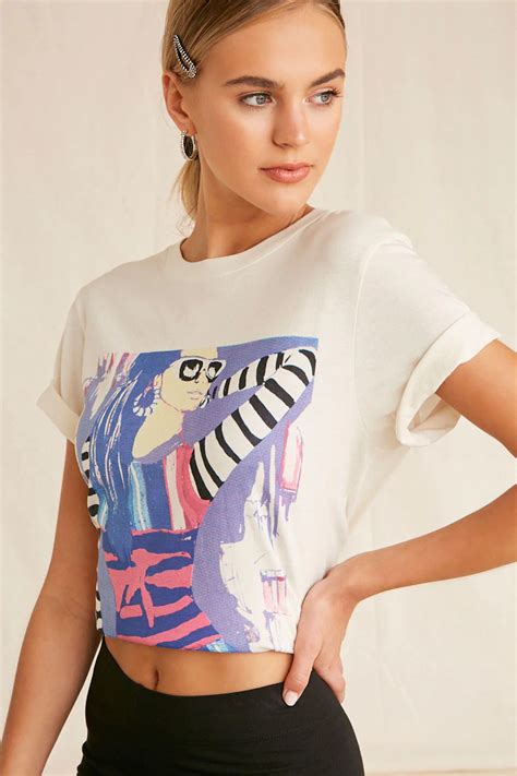 Woman Art Graphic Tee In 2020 Women Graphic Tees Fashion