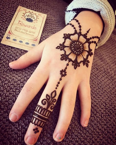 Henna Tattoo Designs Easy Hand Simple Henna Tattoo On Hand Bodaswasuas