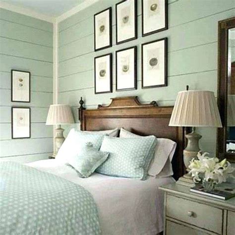 Period bedrooms have dado and picture rails to divide the wall up into areas that can each be given a different treatment, but if your home is modern and without these authentic details, you can still zone your walls with different. Choosing Green Bedroom to Refresh your Minds | Q-HOUSE