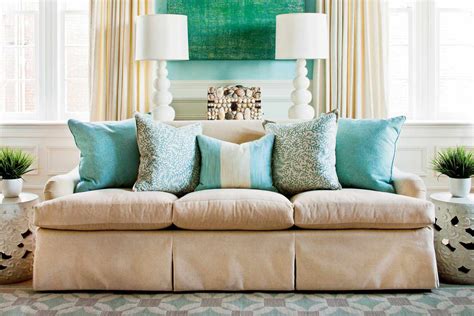 How To Arrange Sofa Pillows