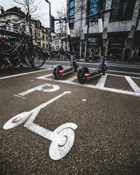 How To Park Electric Scooter 6 Tips Guide To Proper And Legal E