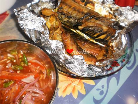 Ikan bakar adalah hidangan ikan yang dibakar atau dipanggang di atas api atau bara api. ILHAM JIWA RASAKU: IKAN KELI BAKAR CICAH AIR ASAM