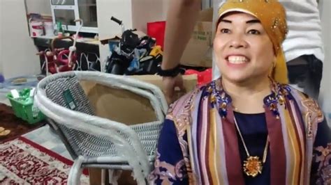 Expresi Bahagia Mama Fuji Dapat Kiriman Kursi Untuk Gala Youtube