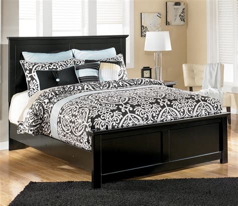 Signature Design By Ashley Bostwick Shoals Maribel Queen Panel Bed With