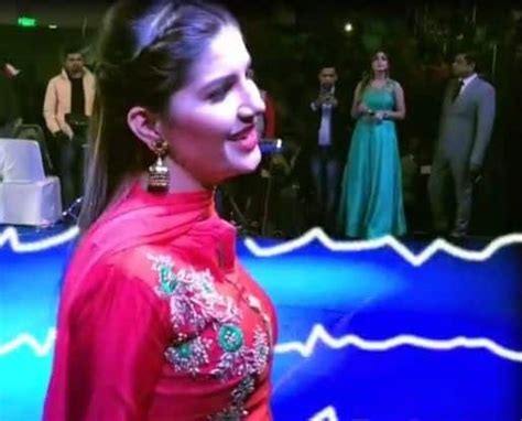 Haryanvi Hot Dancer Sapna Choudhary Once Again Flaunts Her Sexy Thumkas On Her Popular Track