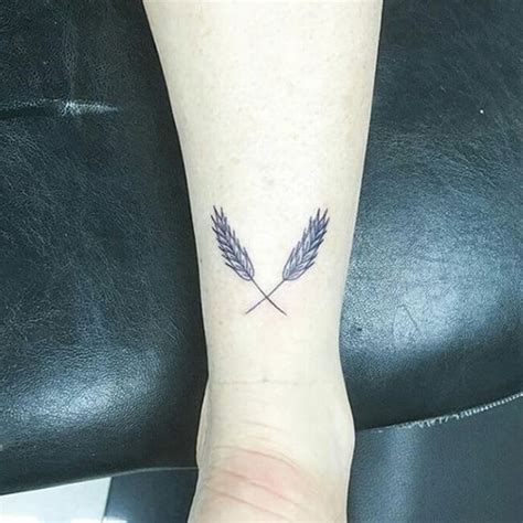 21 Minimalist Tattoo Ideas That Are Tiny But Glorious At The Same Time