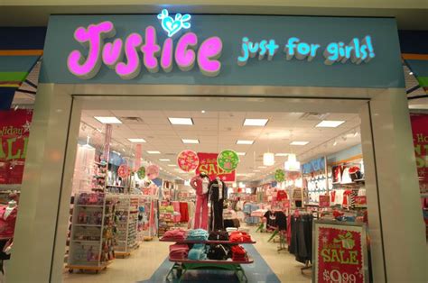 Tween Clothing Brand Justice Closing All Stores