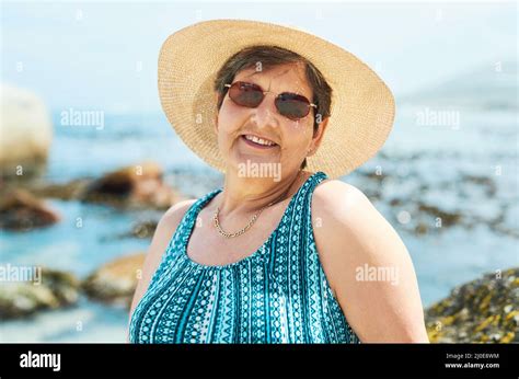 Mature Woman Tan Beach Hi Res Stock Photography And Images Alamy
