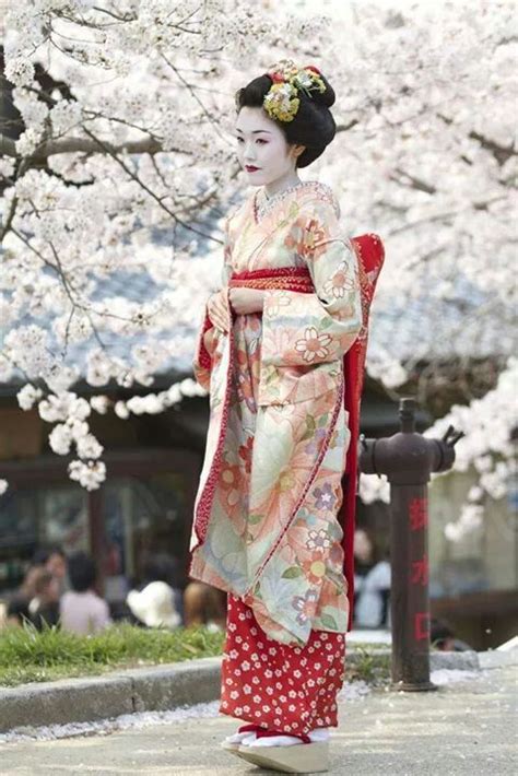 Kimono Beautiful Kimonos Japanese Geisha Japanese Women