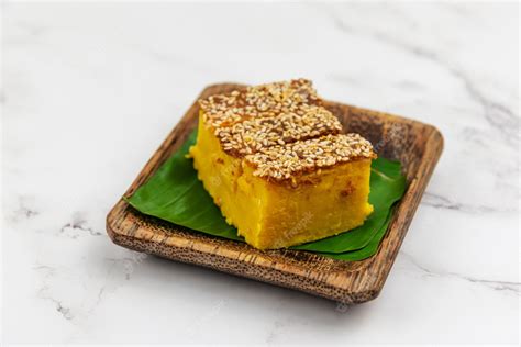 Premium Photo Malaysian Traditional Dessert On A Plate Kuih Bingka