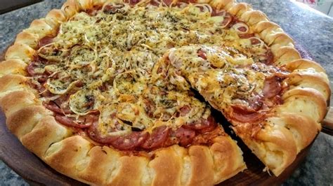 Pizza De Calabresa Com Catupiry Tão Deliciosa Que Passa Longe De